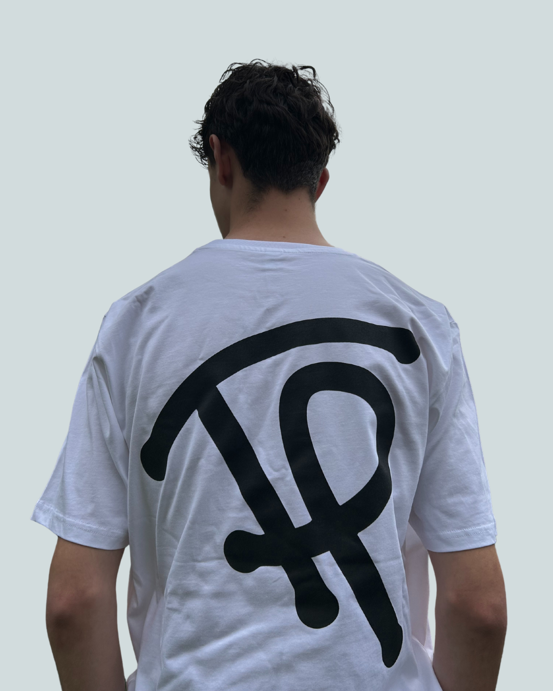 T-shirt oversized T-piece logo design